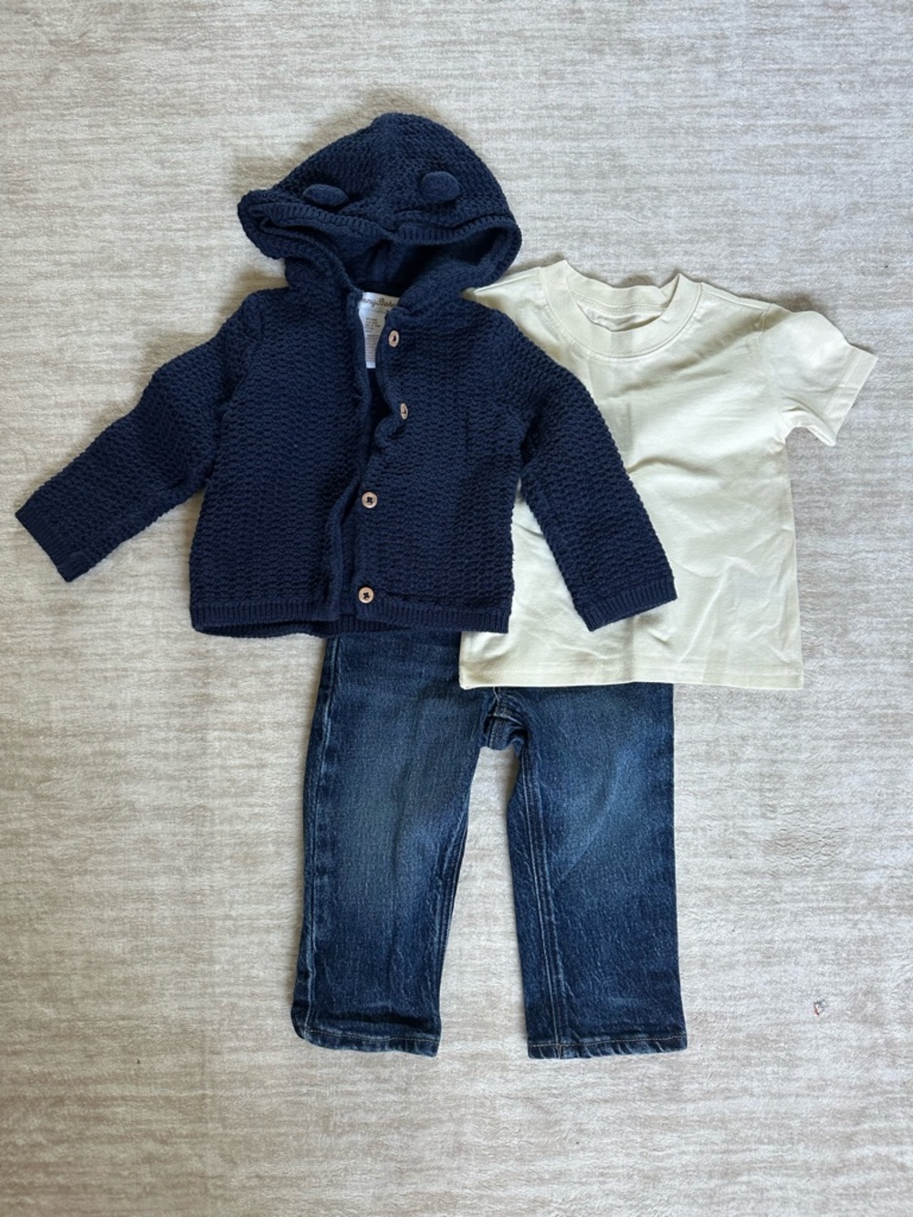 Tommy Bahama Baby Outfit 12-18M Bear Ear Knit Hoodie Jeans Neutral Set